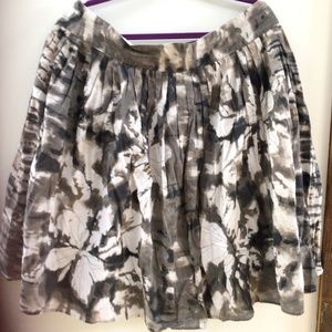 Calvin Klein 100 % cotton printed skirt size 16